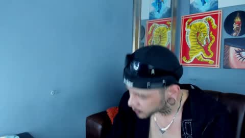 murdok  online show from April 8, 7:11 am