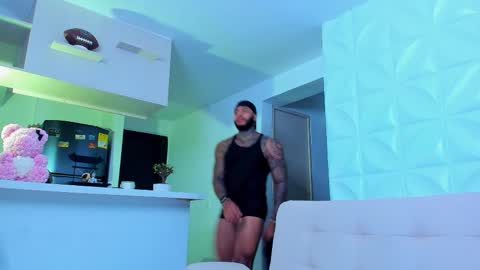Snapshot of muscle_man19 chatting on March 1, 2:15 am Nick online show from March 1, 2:15 am
