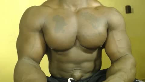 musclegod23 online show from October 17, 1:20 am