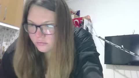 musechic_wild online show from February 12, 7:34 am