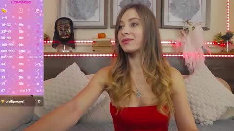 Luna  online show from November 1, 7:57 pm