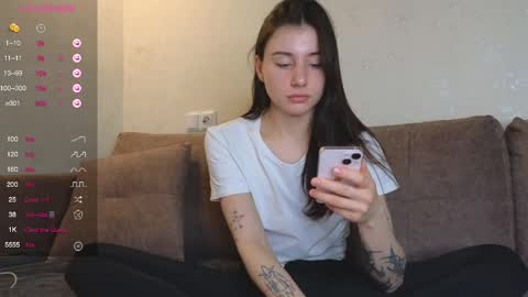 Im Marine online show from April 15, 7:58 pm