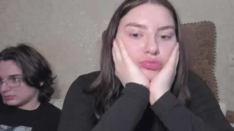 cute couple online show from March 18, 2:06 am