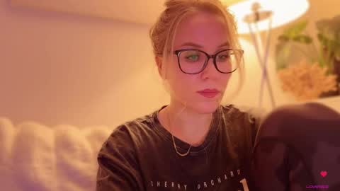 Mya-be Yours P online show from November 5, 12:12 am