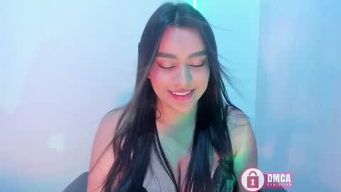 Snapshot of mypretty_isabella chatting on October 12, 12:03 am Bella online show from October 12, 12:03 am