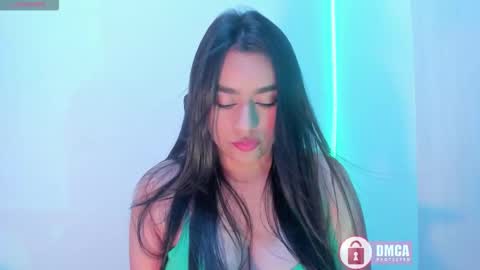 Snapshot of mypretty_isabella chatting on October 6, 12:07 am Bella online show from October 6, 12:07 am