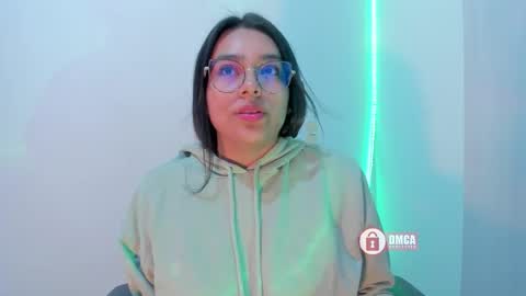 Snapshot of mypretty_isabella chatting on September 10, 6:25 am Bella online show from September 10, 6:25 am