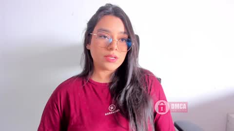 Snapshot of mypretty_isabella chatting on December 4, 6:55 pm Bella online show from December 4, 6:55 pm