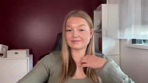 Erica online show from May 8, 1:39 pm