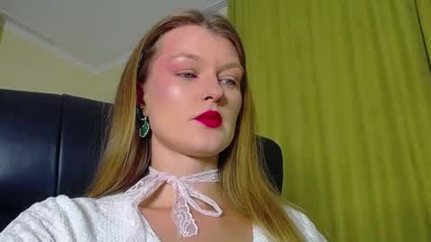 mysticvenus_ online show from November 5, 3:25 pm