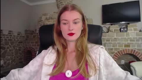 Snapshot of mysticvenus_ chatting on September 18, 3:38 pm mysticvenus_ online show from September 18, 3:38 pm
