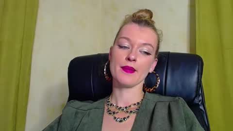 mysticvenus_ online show from December 20, 5:09 pm