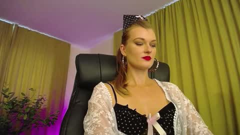 Snapshot of mysticvenus_ chatting on October 10, 8:09 am mysticvenus_ online show from October 10, 8:09 am