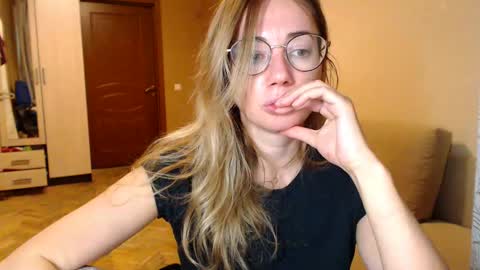 Maya online show from January 10, 7:11 pm