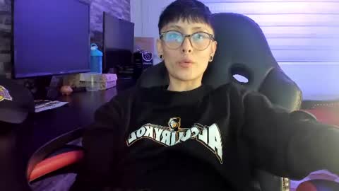 n3utro444 online show from June 16, 11:42 pm