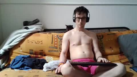 a Ordinary Boy online show from March 1, 2:38 am