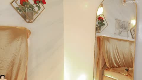 naamah_b online show from May 23, 3:19 pm
