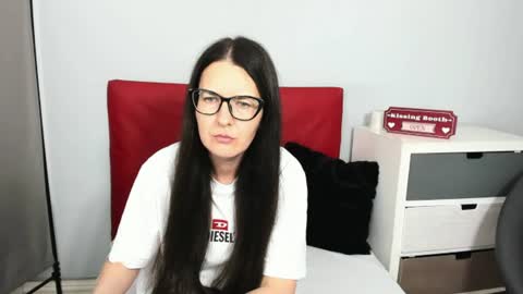 nadiatrue online show from July 9, 6:01 pm