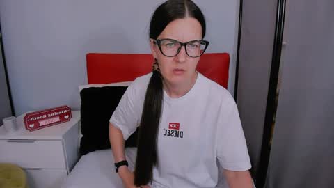 nadiatrue online show from July 1, 7:44 pm