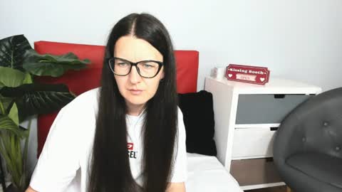 nadiatrue online show from June 22, 2:57 pm