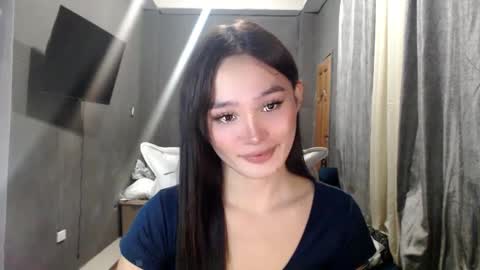 nadiestar online show from March 8, 10:54 am