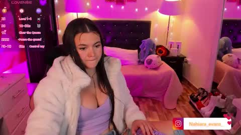 NAHIARA EVANS online show from February 26, 7:45 am