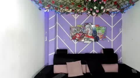 nahomi_hot2002 online show from May 10, 12:22 pm