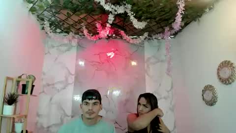 nahomi_hot2002 online show from May 1, 12:32 pm