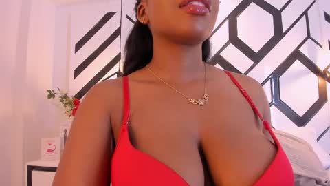Nahomi online show from May 11, 2:45 pm