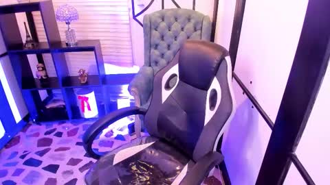 Nahomi online show from November 24, 6:23 am