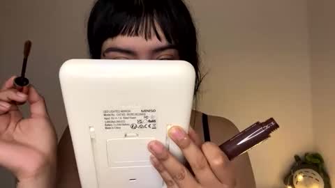 nahomy online show from April 27, 1:08 pm