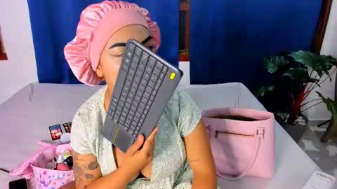 Nahomy online show from September 28, 8:34 am