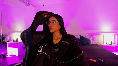 Nahomy  online show from January 13, 11:29 am