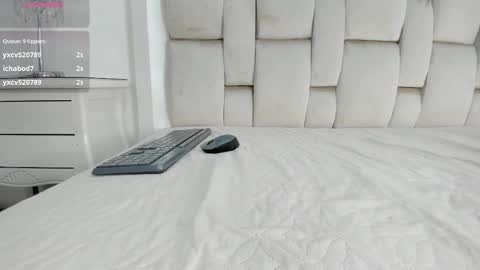 naia_cox online show from November 26, 7:49 am