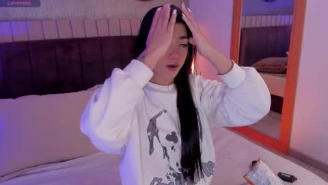 Naisha Ford online show from December 5, 1:09 pm