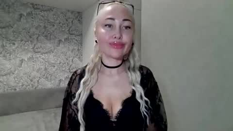 nanagold1 online show from July 22, 1:46 pm