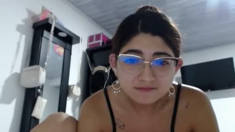 nanim173892 online show from December 16, 2:47 am