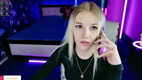 naomihita online show from April 4, 1:07 pm