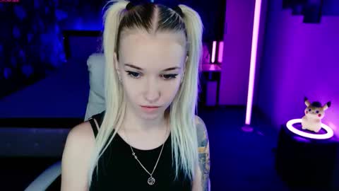 naomihita online show from November 19, 10:47 am