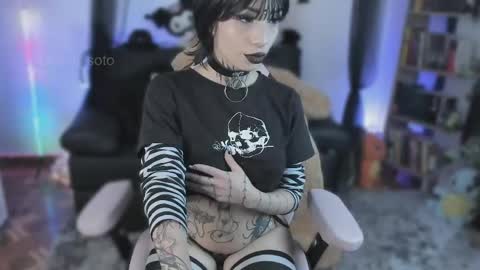 Naomi online show from April 4, 7:43 pm