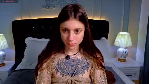 Naomi online show from November 19, 5:18 am