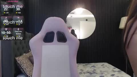Naomis online show from May 28, 5:55 pm