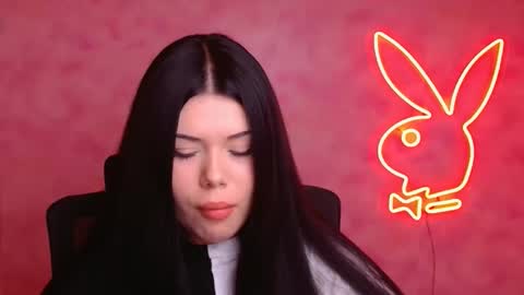 Naomi online show from December 3, 7:03 pm