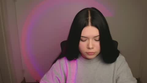 Naomi online show from October 22, 6:20 pm