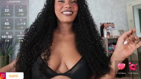 Naomi     online show from April 5, 11:02 pm