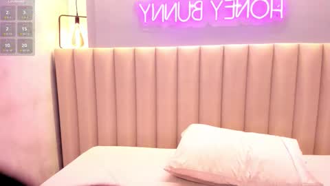 Naomy  online show from February 13, 10:13 pm