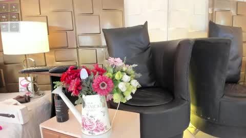 nao online show from May 13, 4:05 pm