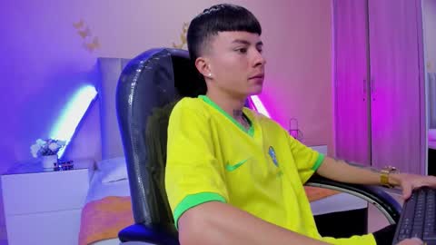 Nascary Fox online show from January 12, 7:10 pm