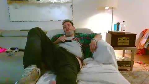 nassobout online show from February 2, 5:26 am