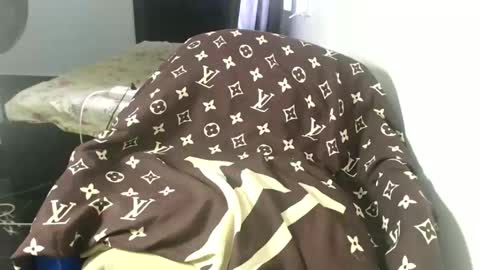 ella online show from February 12, 9:46 am